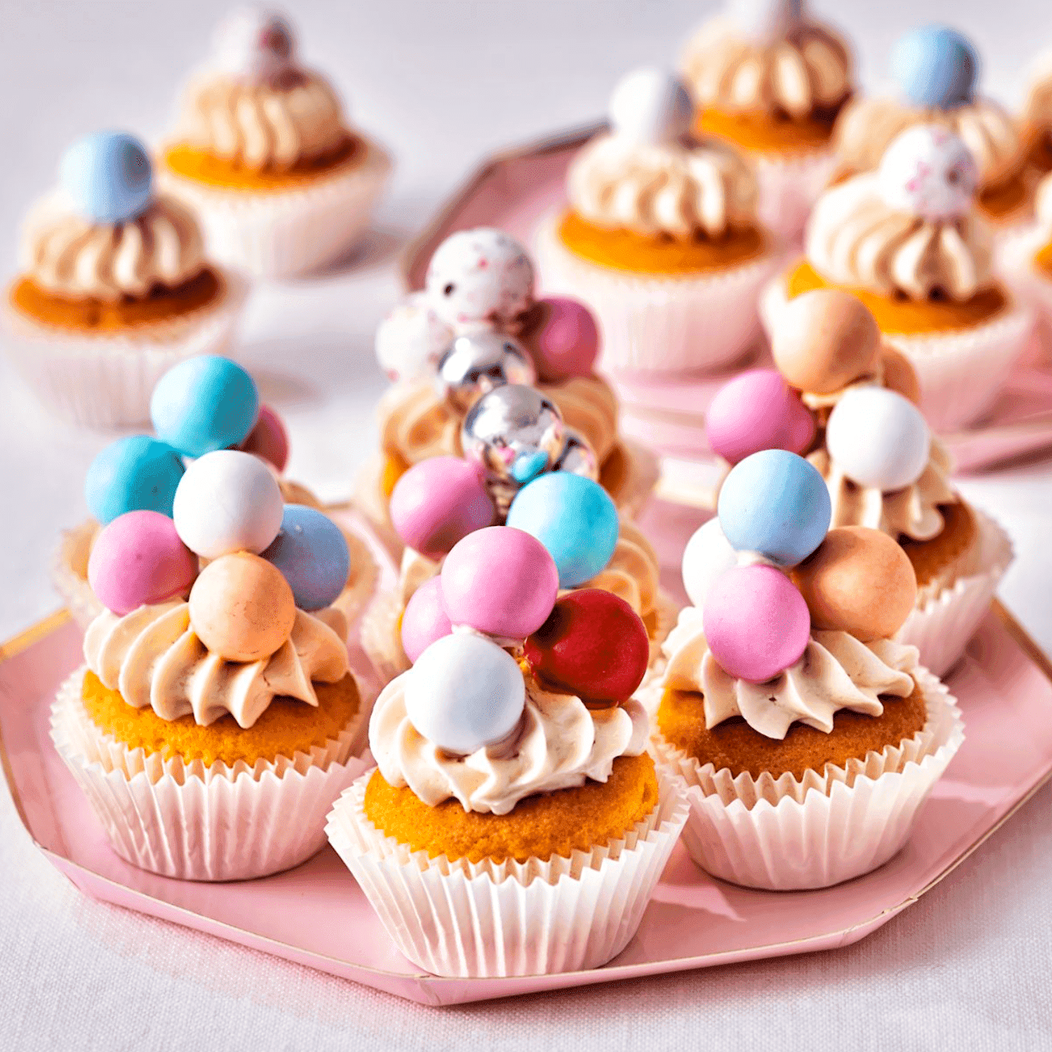 BOLAS CRUJIENTES DE CHOCOLATE FUNCAKES - MATT PINK (130 G) - Imagen 3