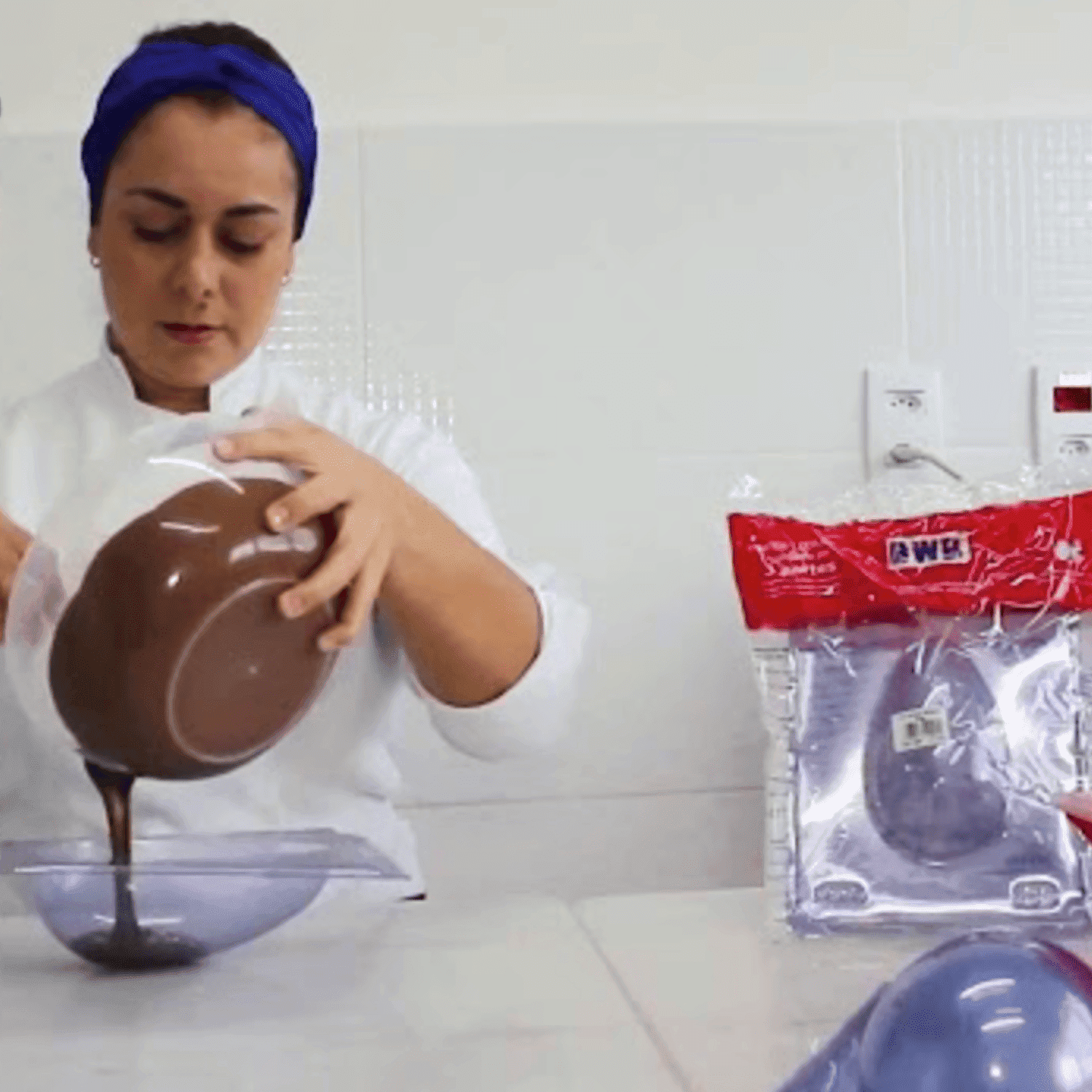 MOLDE PARA CHOCOLATE BWB - BOMBON ROSA (5 CAVIDADES) - Imagen 3